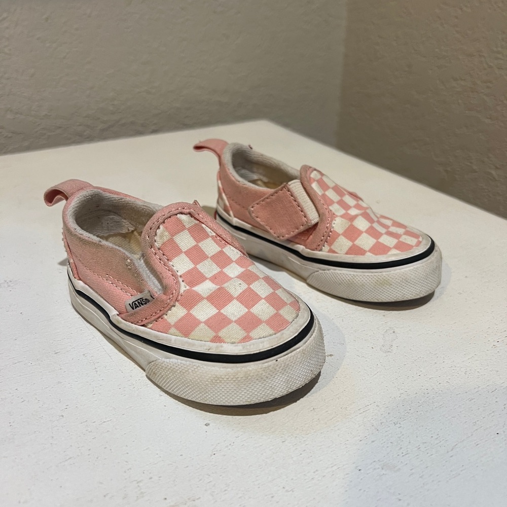 Vans Pink Checkered Asher V Slip-On Sneakers